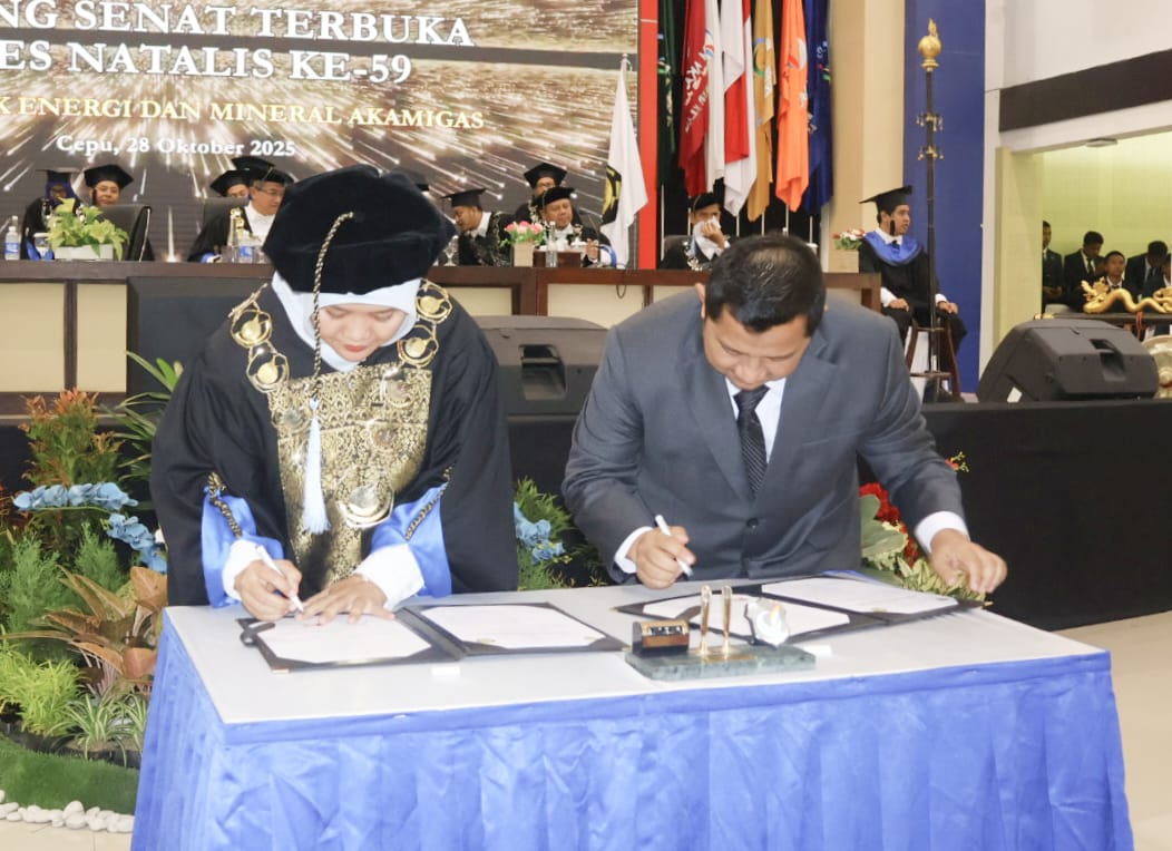 Bupati PPU Tandatangan